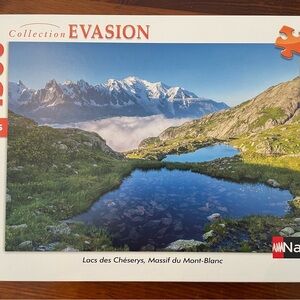Nature Collection Evasion Puzzle - Green and Blue